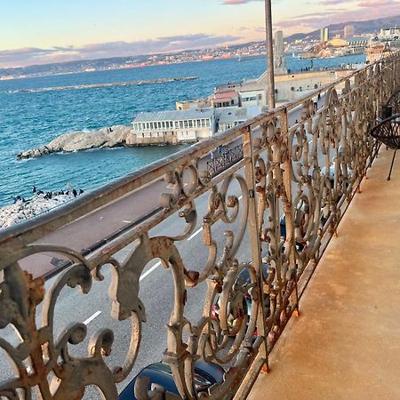 Appartement Sur La Corniche Kennedy Face A La Mer Марсилия Екстериор снимка