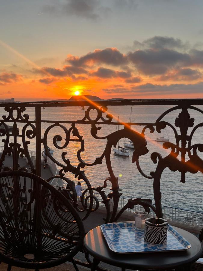Appartement Sur La Corniche Kennedy Face A La Mer Марсилия Екстериор снимка