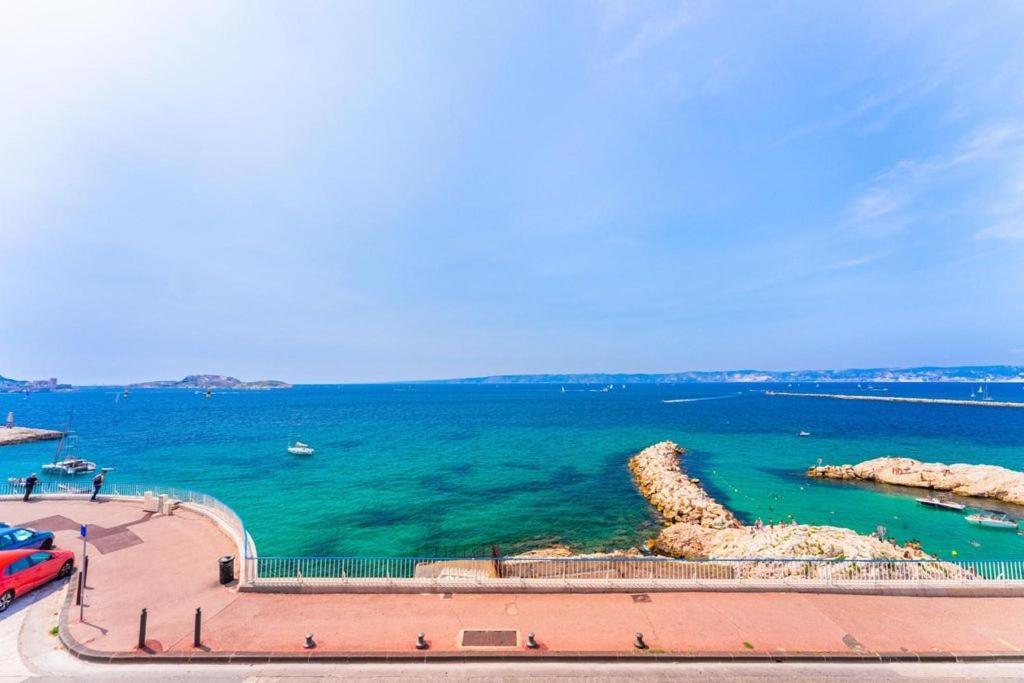 Appartement Sur La Corniche Kennedy Face A La Mer Марсилия Екстериор снимка