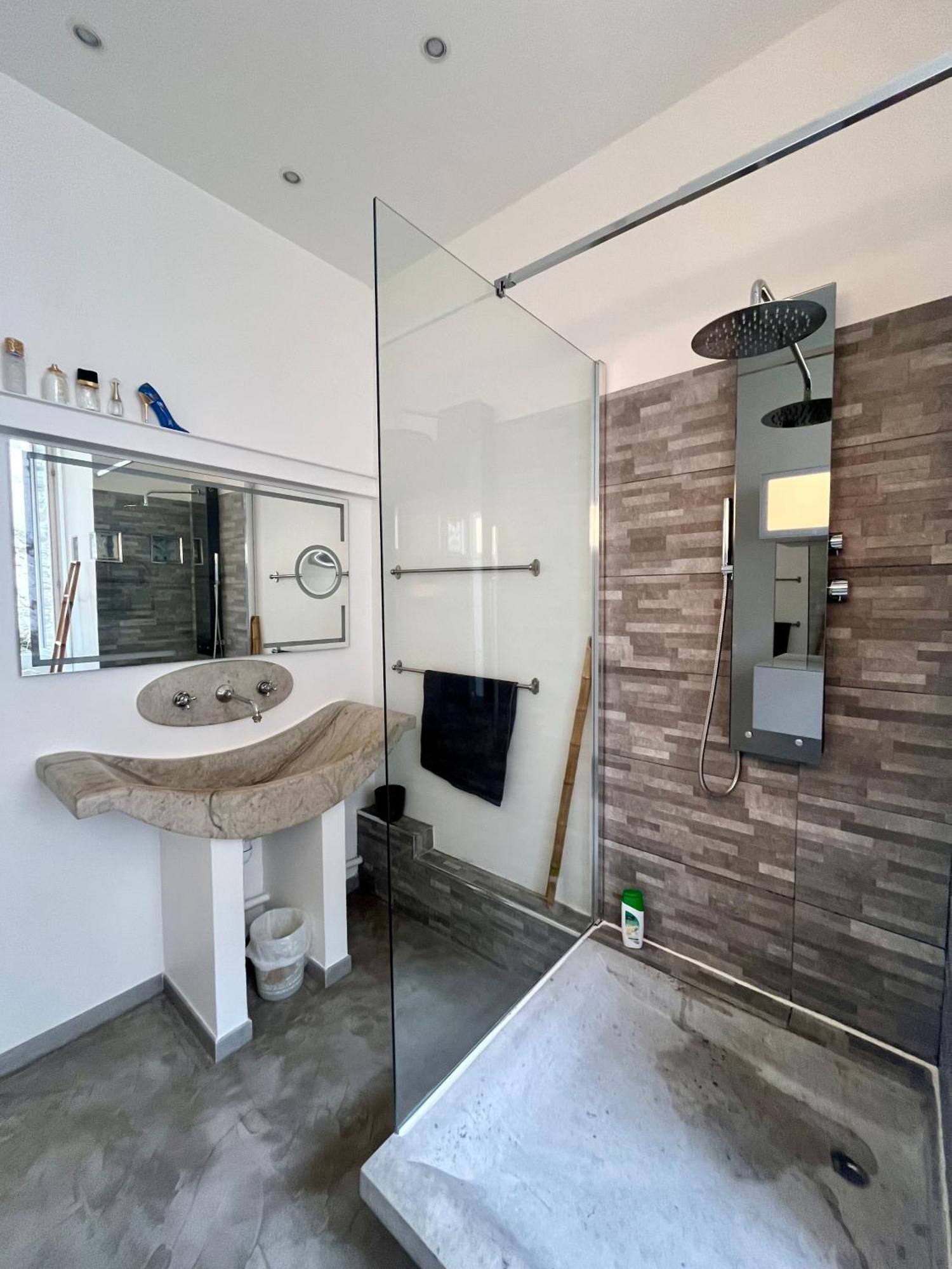 Appartement Sur La Corniche Kennedy Face A La Mer Марсилия Екстериор снимка
