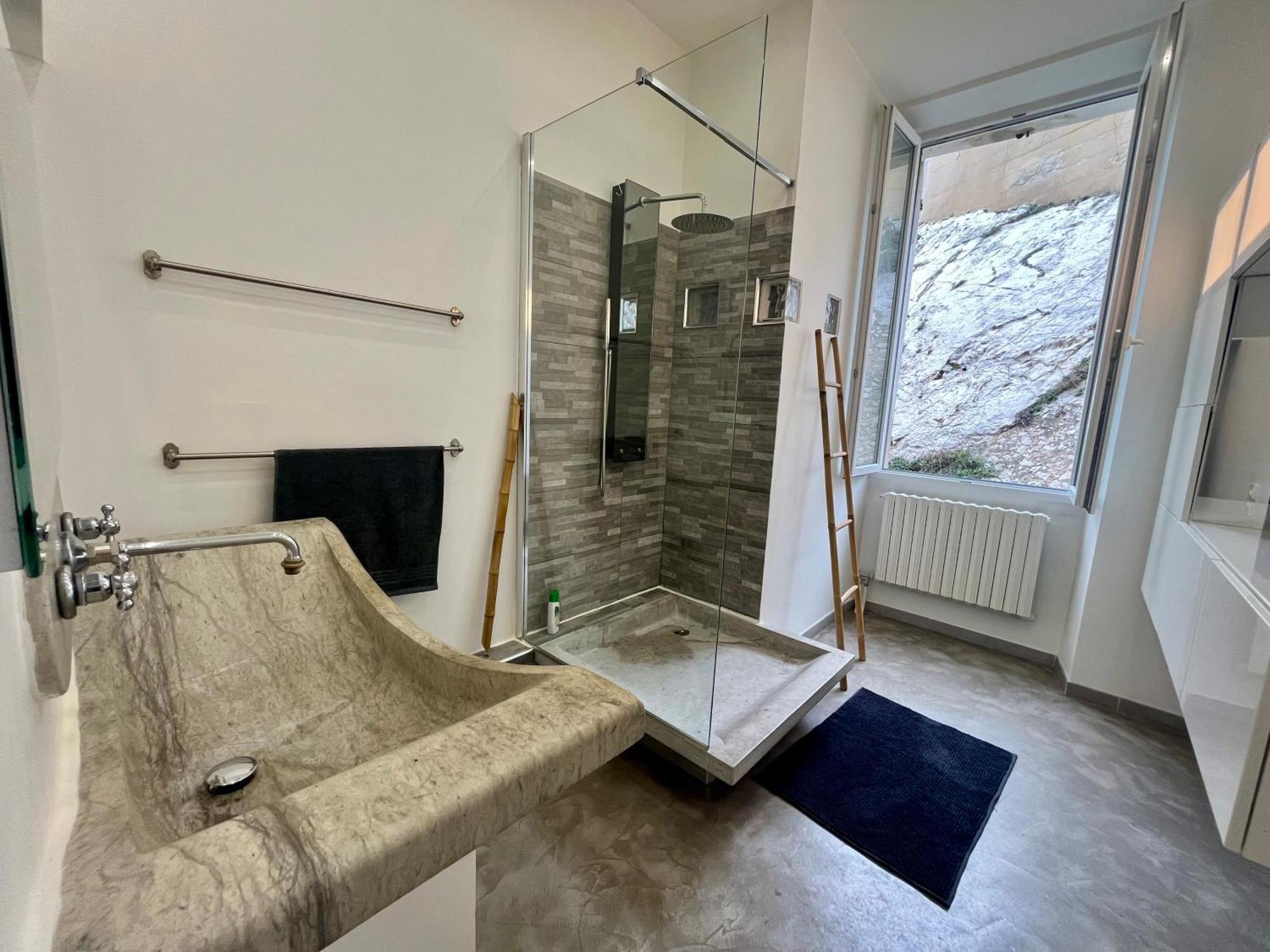Appartement Sur La Corniche Kennedy Face A La Mer Марсилия Екстериор снимка